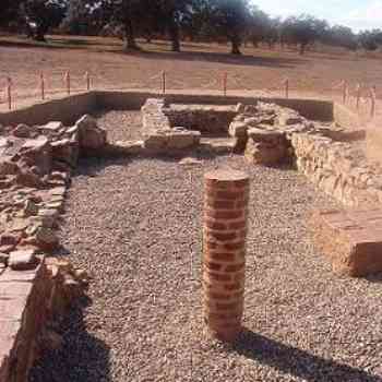 Click para ampliar. Pulsa en el nombre para ver la ficha. Casa de la columna. Turobriga (Aroche. Huelva)